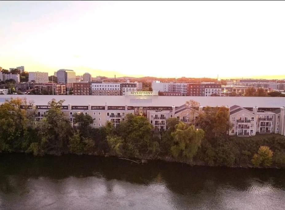 Apartment Riverfront Near Downtown Nashville