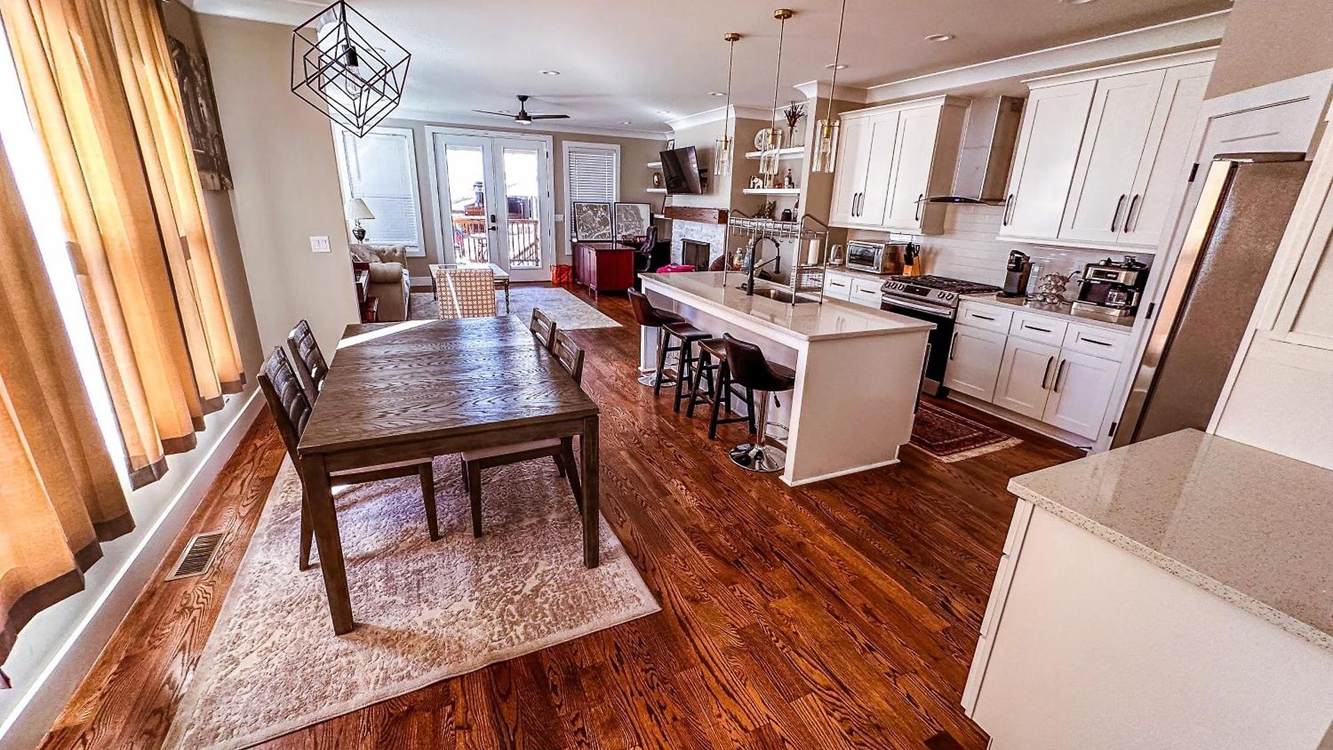 7 Min From Broadway! 3 Bed 2.5 Bath * Nashville