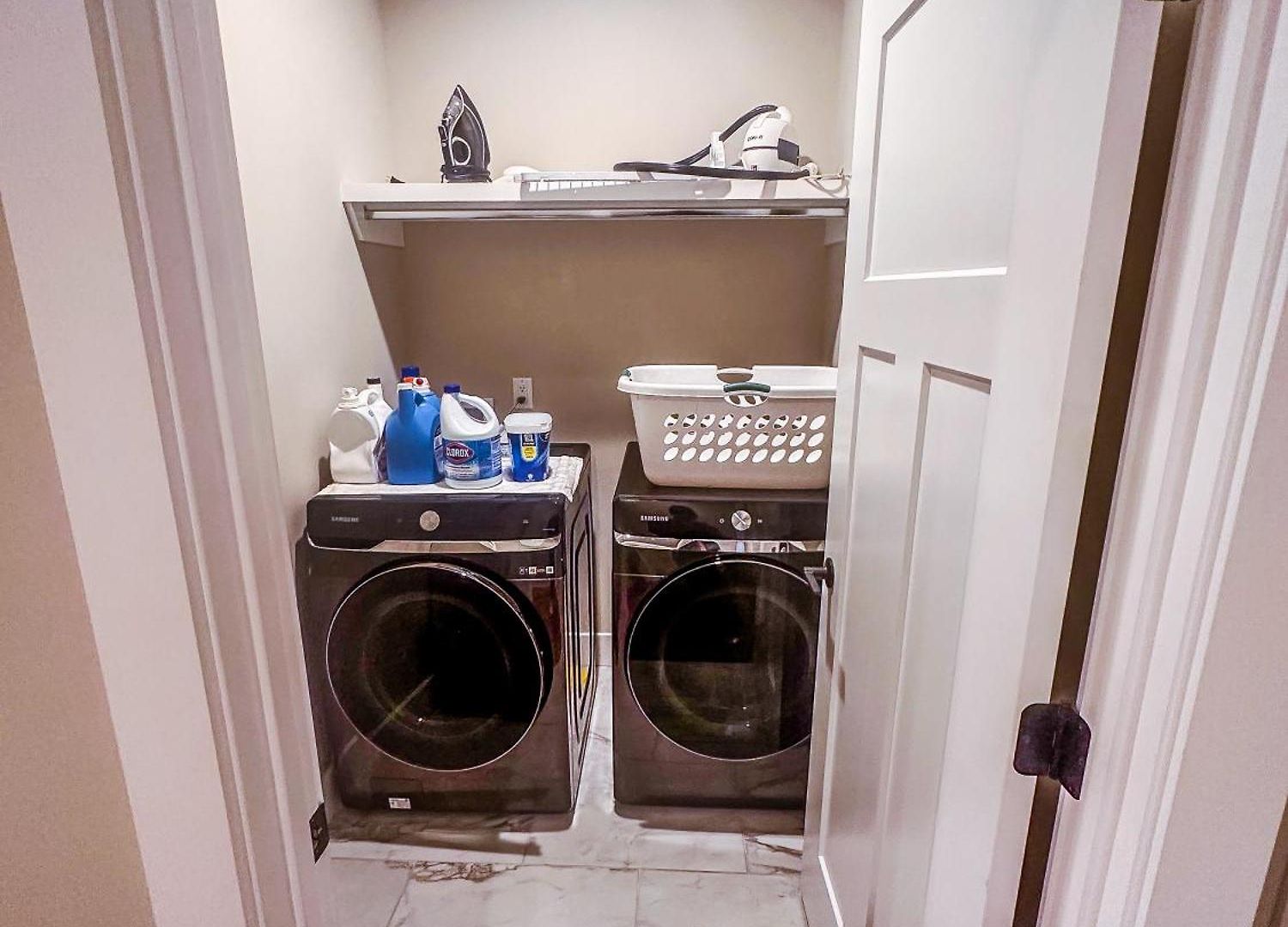 7 Min From Broadway! 3 Bed 2.5 Bath Nashville