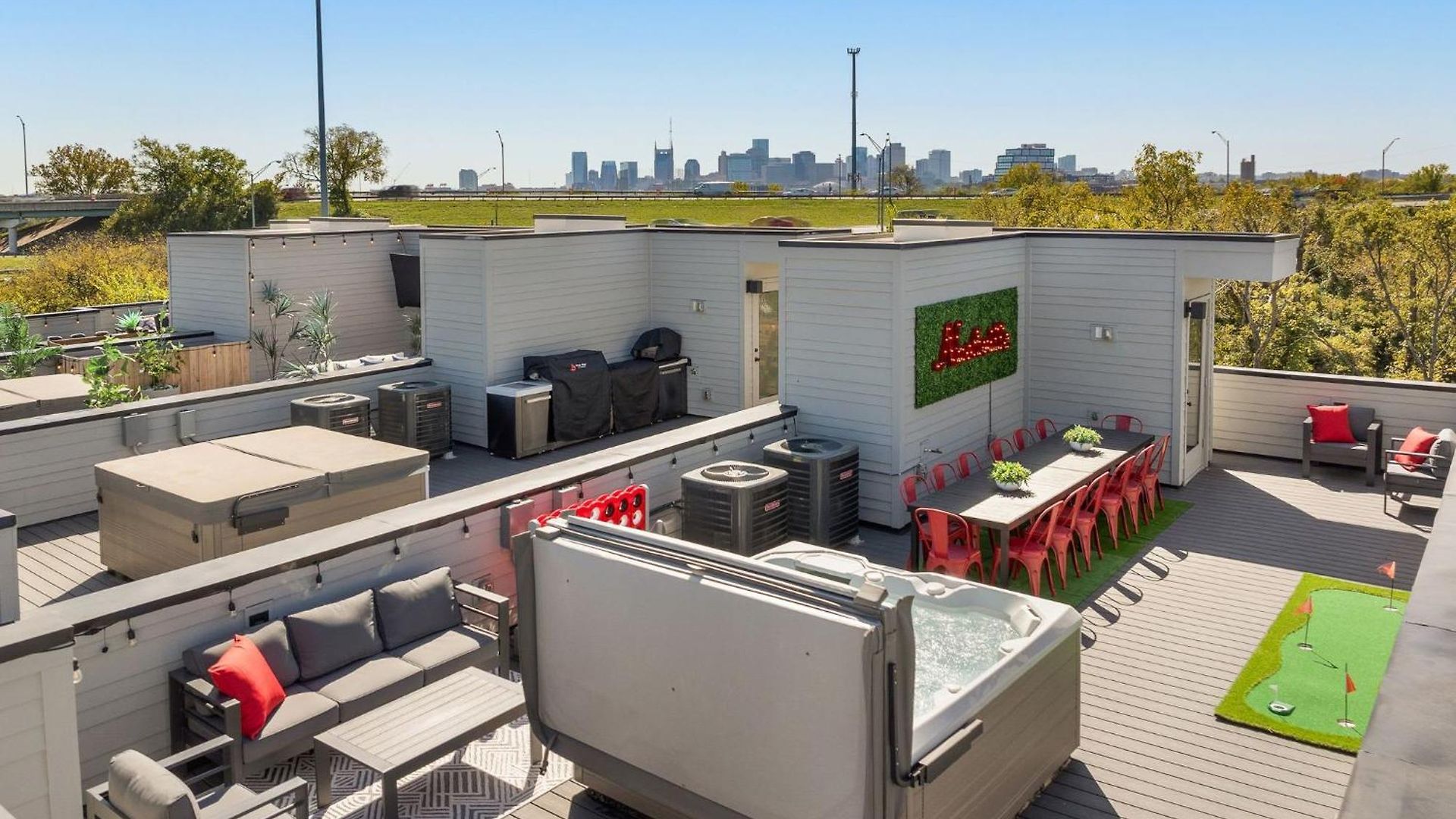 The Americana Abode Rooftop Hot Tub Game Holiday home Nashville