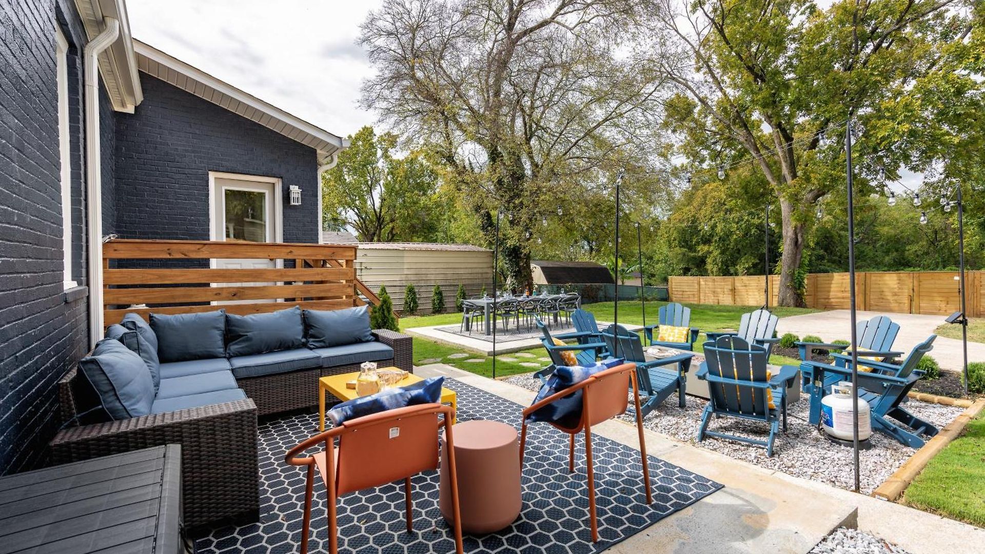 Luxury Home- Huge Yard, Fire Pit, Game And Movie *
