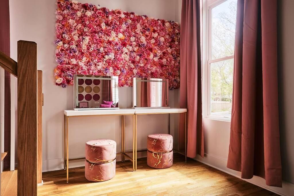 Ultimate Bach 10min To Dt Ig Walls Every Holiday home Nashville