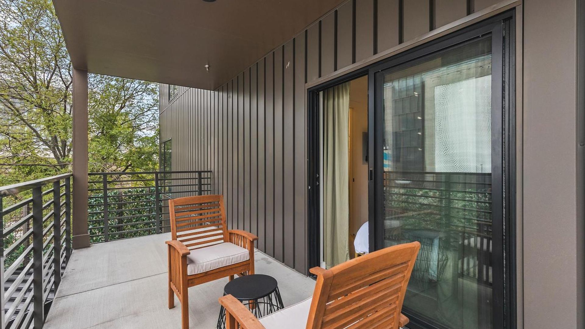 Apartment Luxury In The Gulch With Patio Pool Walk To Broadway
