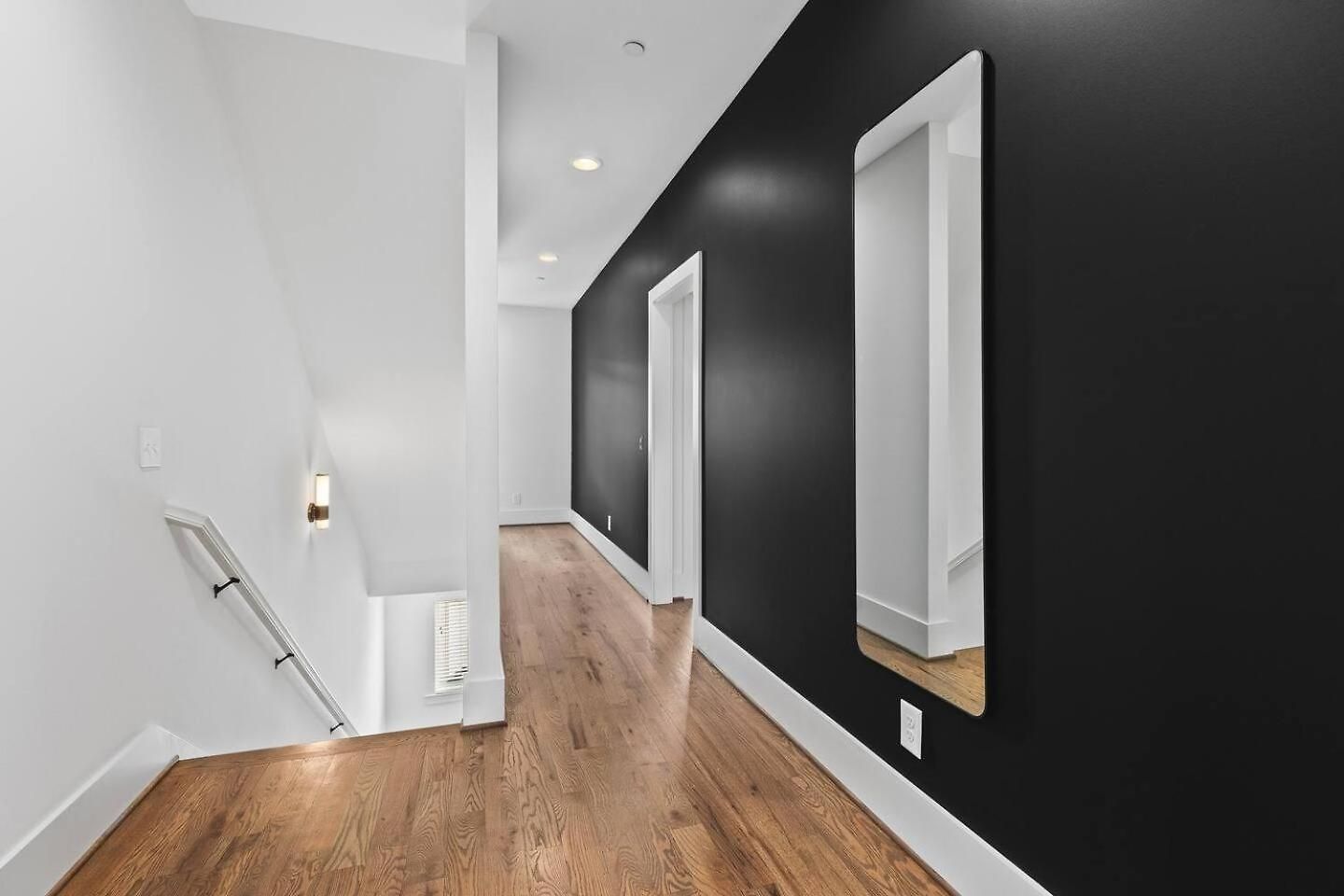 Stunning With Garage And Patio Walk To Restaurants 12 South And Belmont Holiday home Nashville