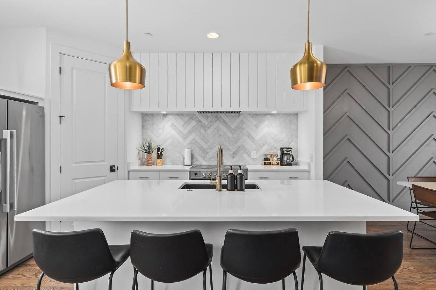 Stunning With Garage And Patio Walk To Restaurants 12 South And Belmont Holiday home *