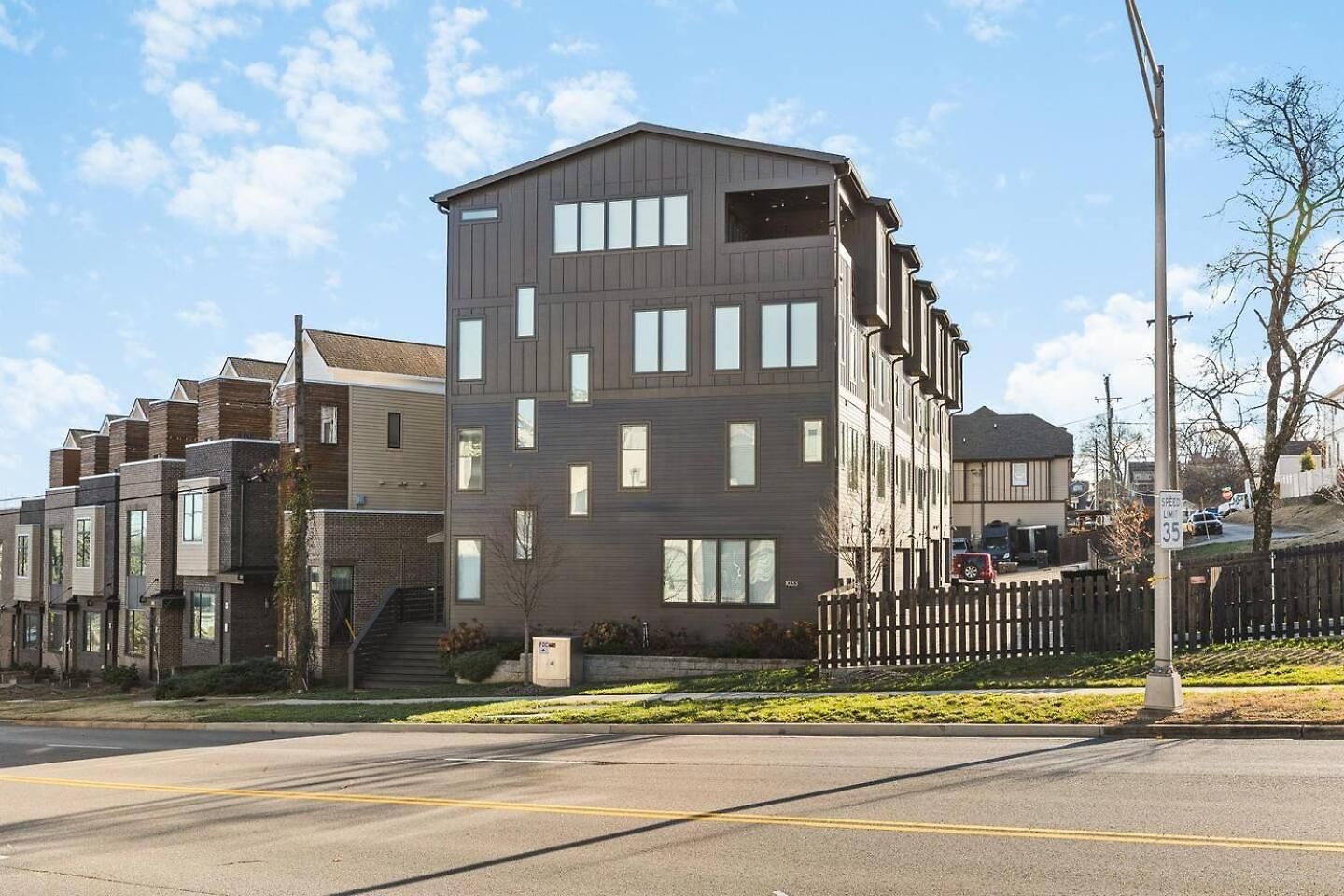 Holiday home Walk To 12 South And Belmont With Garage Firepit And Patio