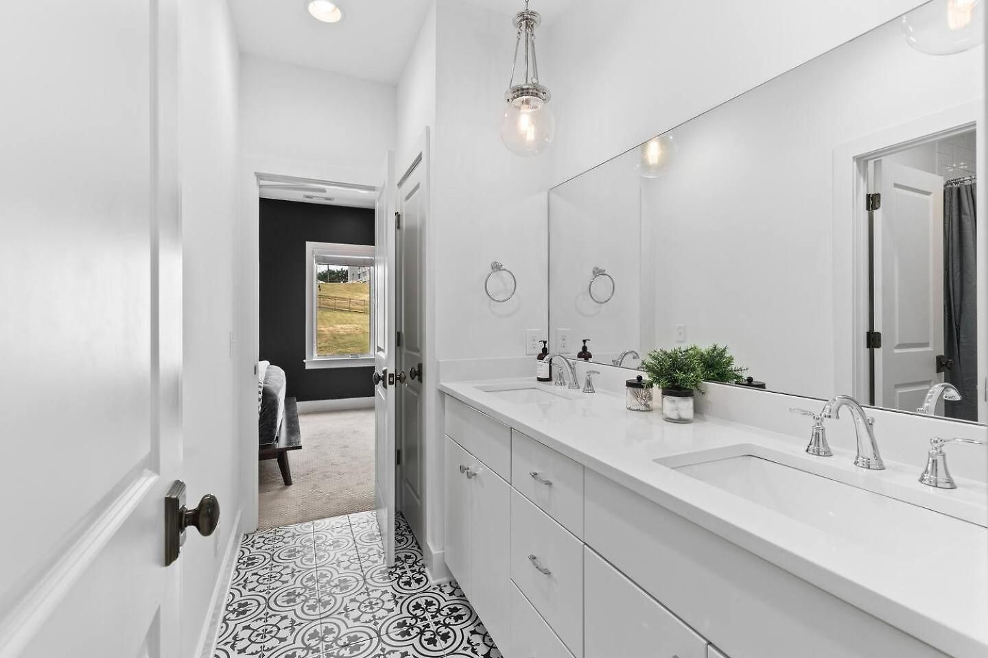 Stunning With Garage And Patio Walk To Restaurants 12 South And Belmont * Nashville