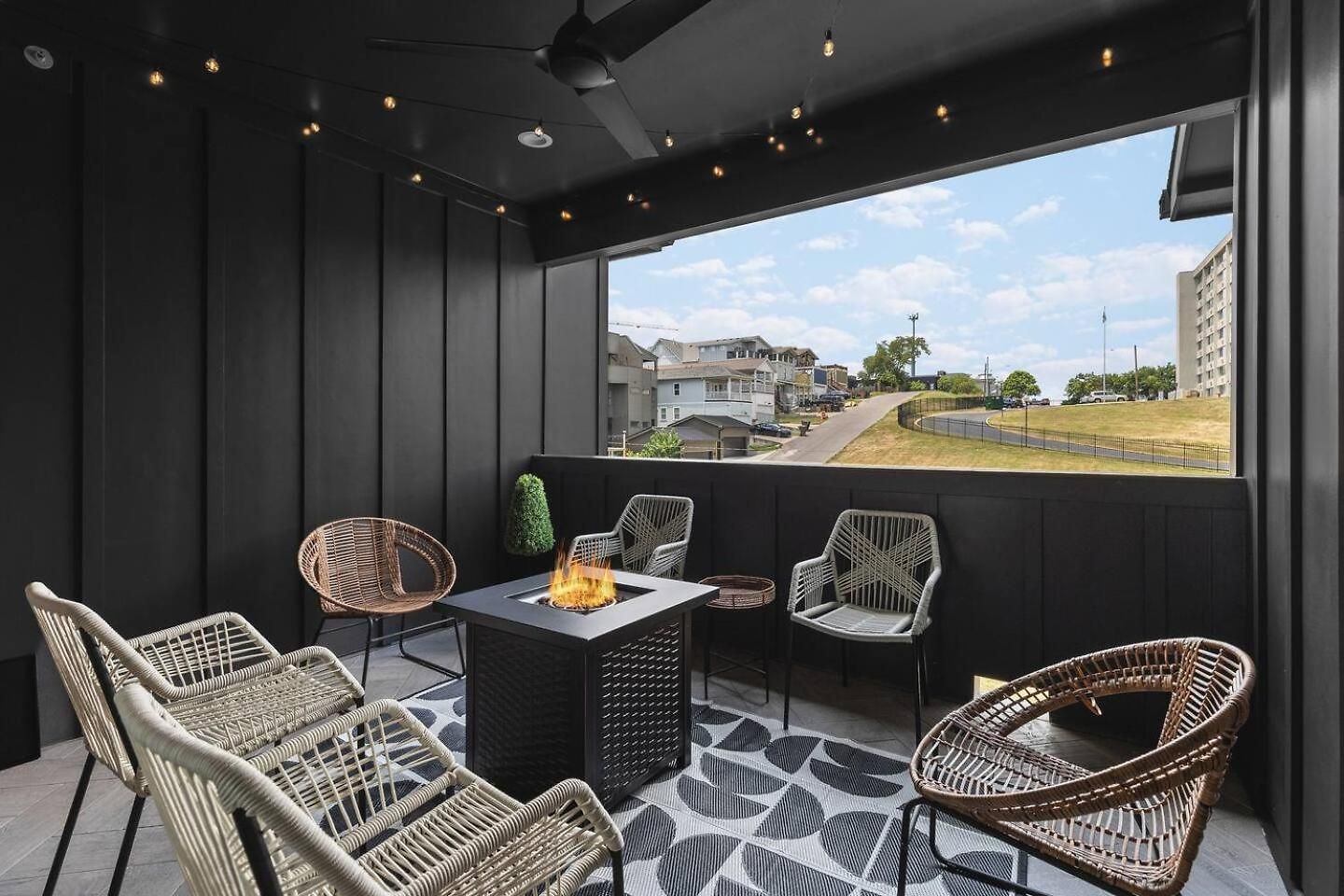 Holiday home Stunning With Garage And Patio Walk To Restaurants 12 South And Belmont *