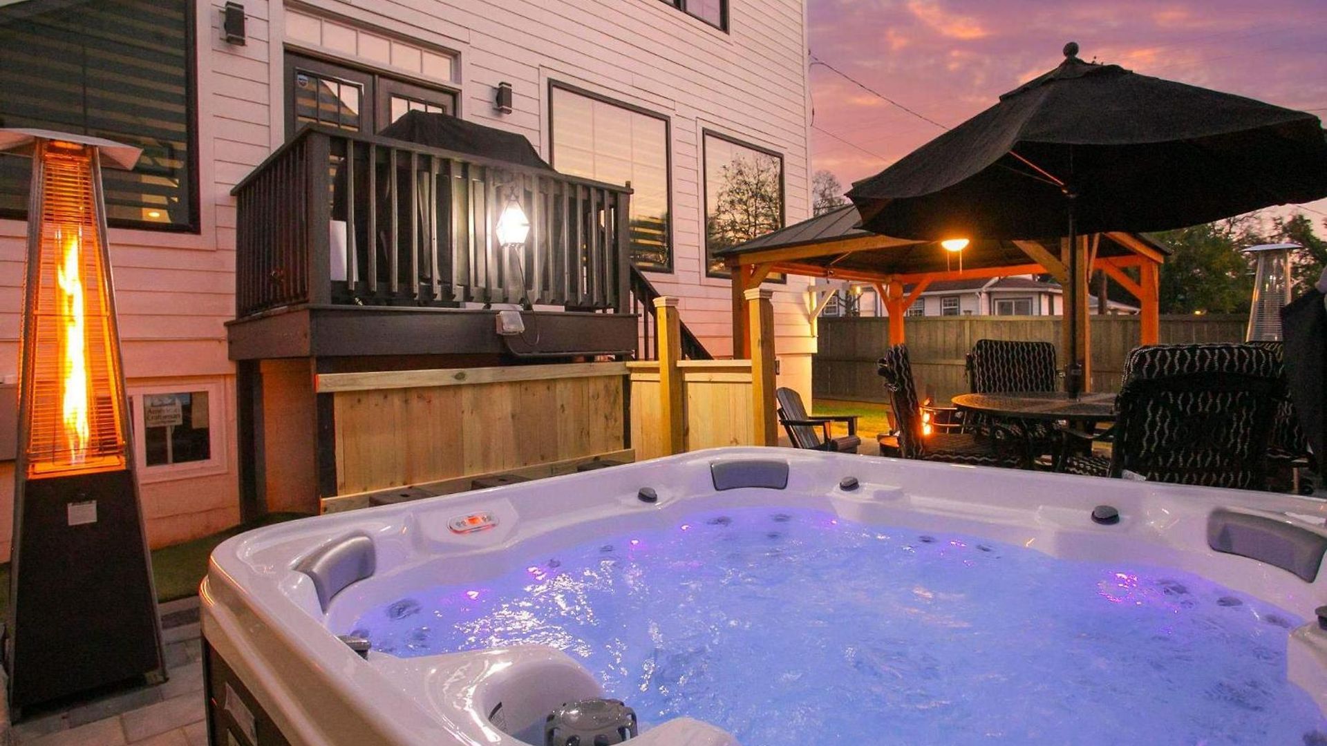 Spacious Only 2 Miles From Downtown Holiday home Nashville