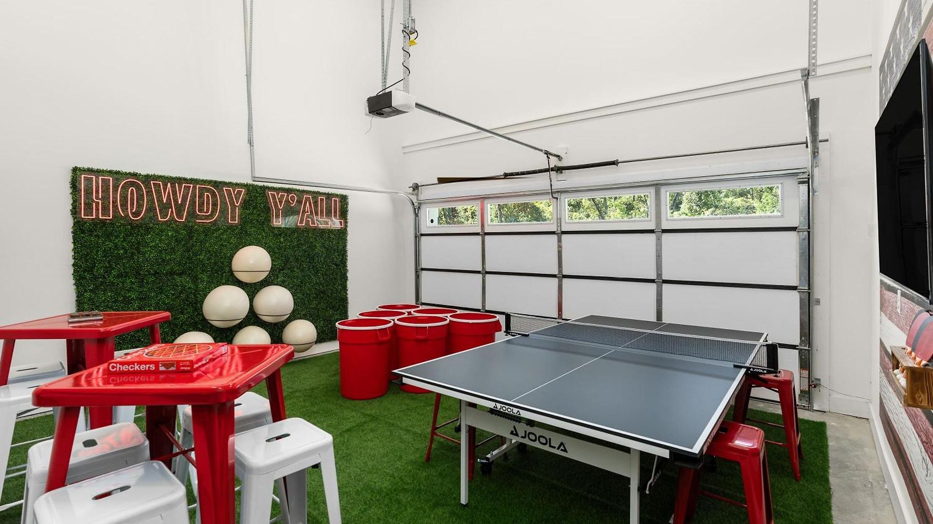 The Americana Abode Rooftop Hot Tub Game