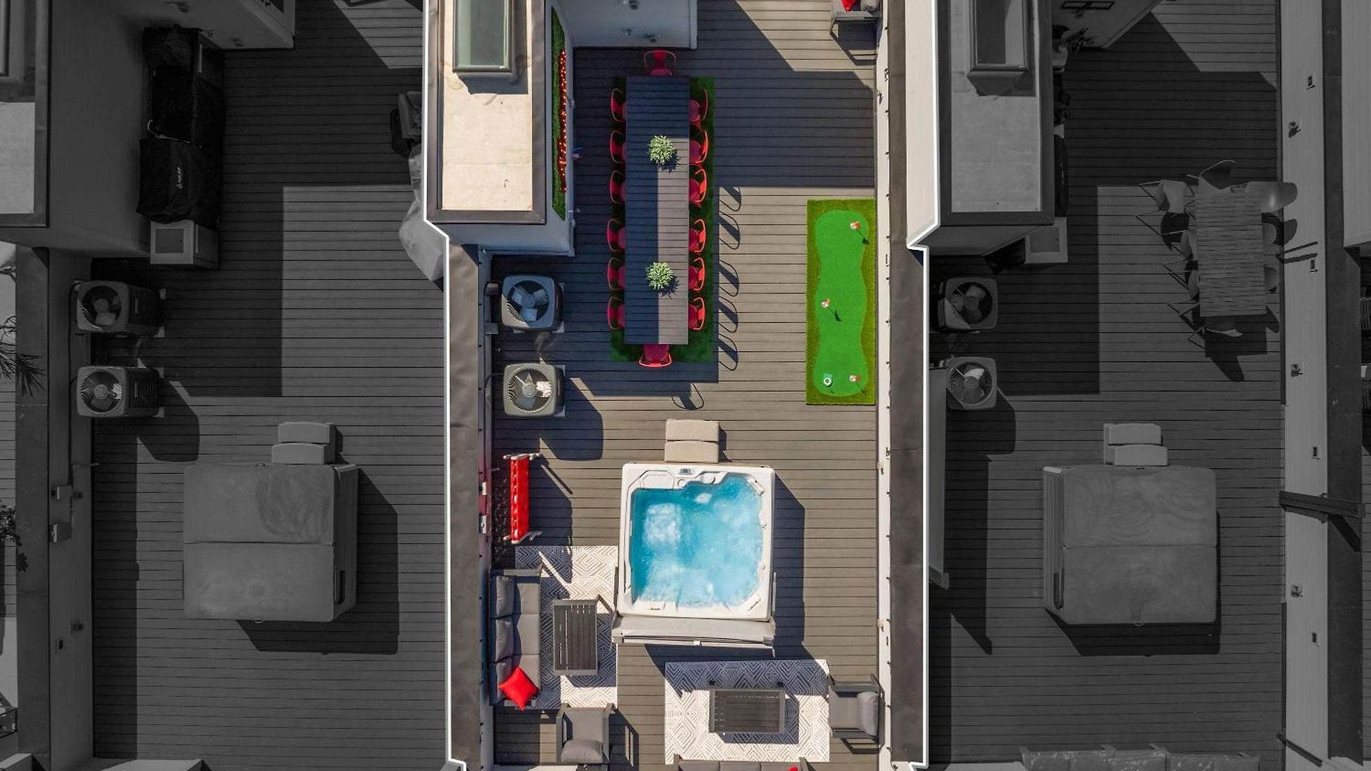 Holiday home The Americana Abode Rooftop Hot Tub Game *