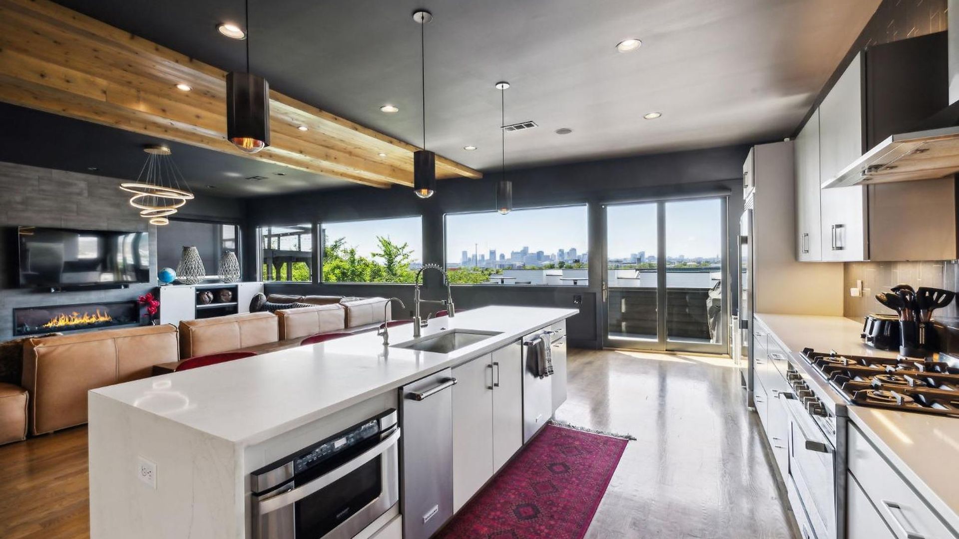 Epic Luxury Mansion W Skyline Views