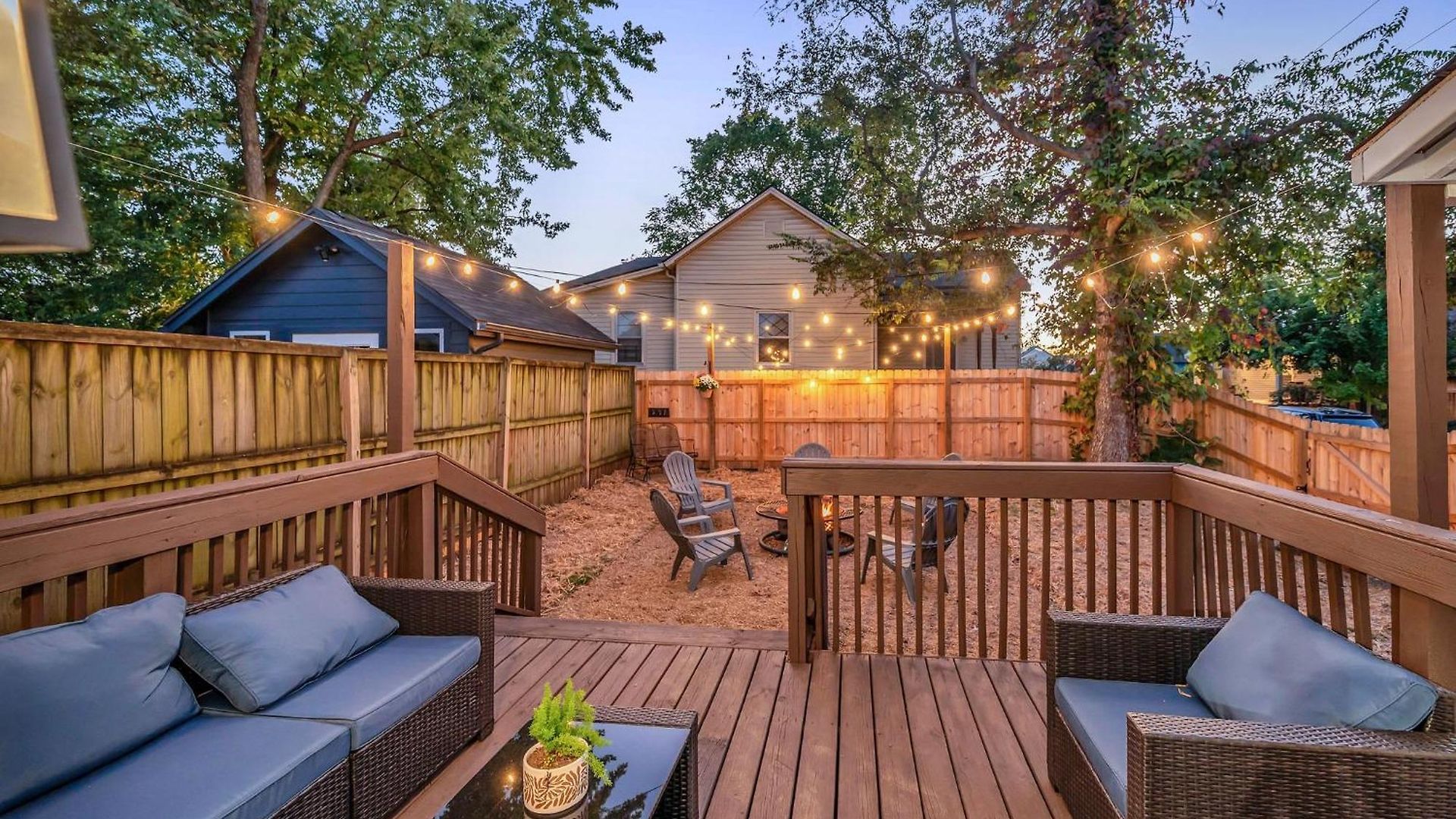Fully Furnished With Deck Near Center * Nashville