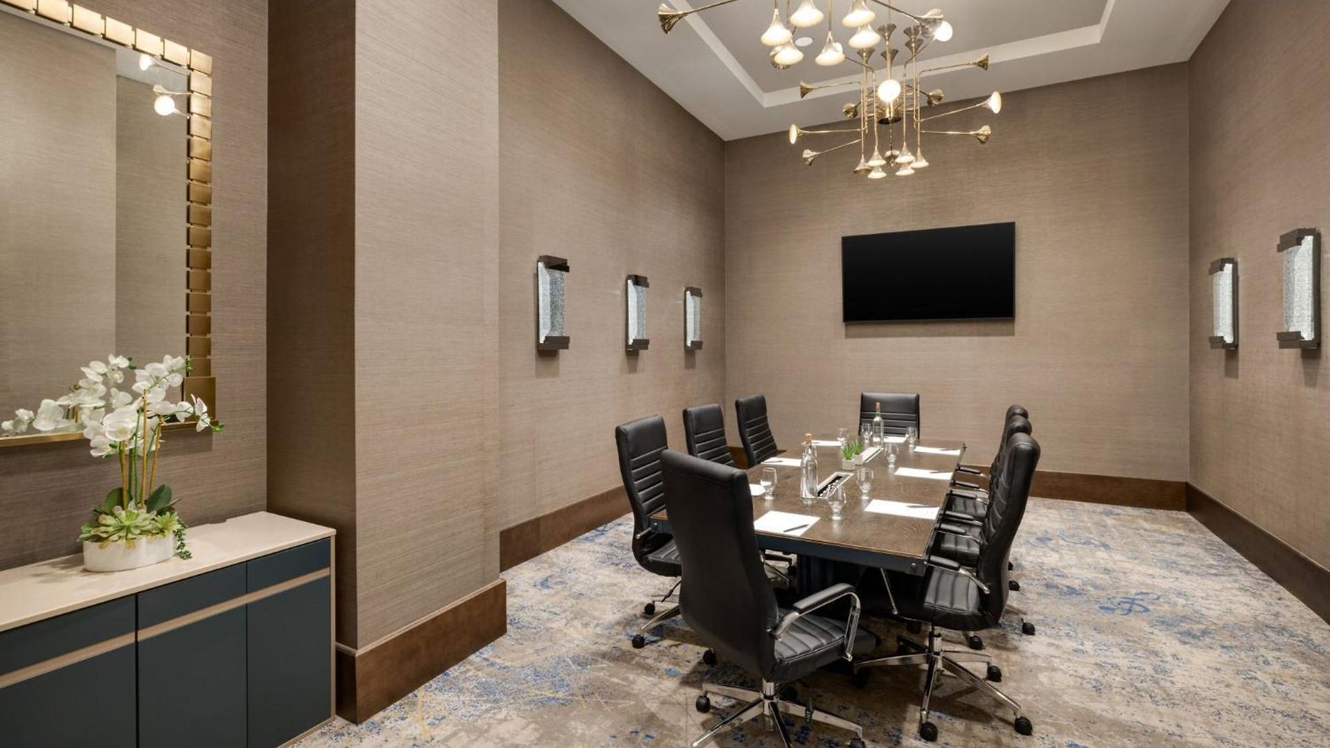 & Downtown - Broadway By Ihg Hotel Nashville