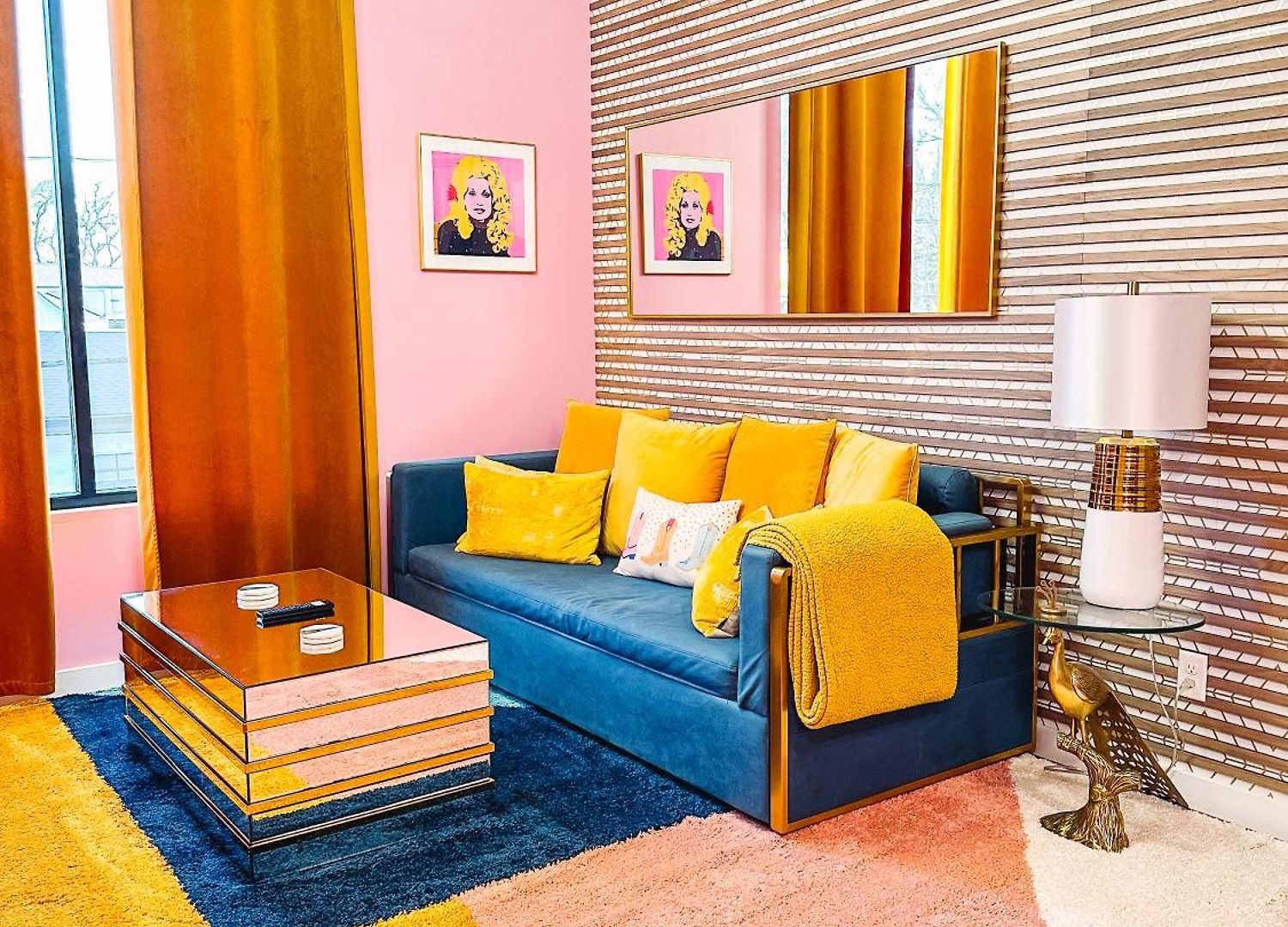 Dolly's Art Deco - Luxe Near Broadway