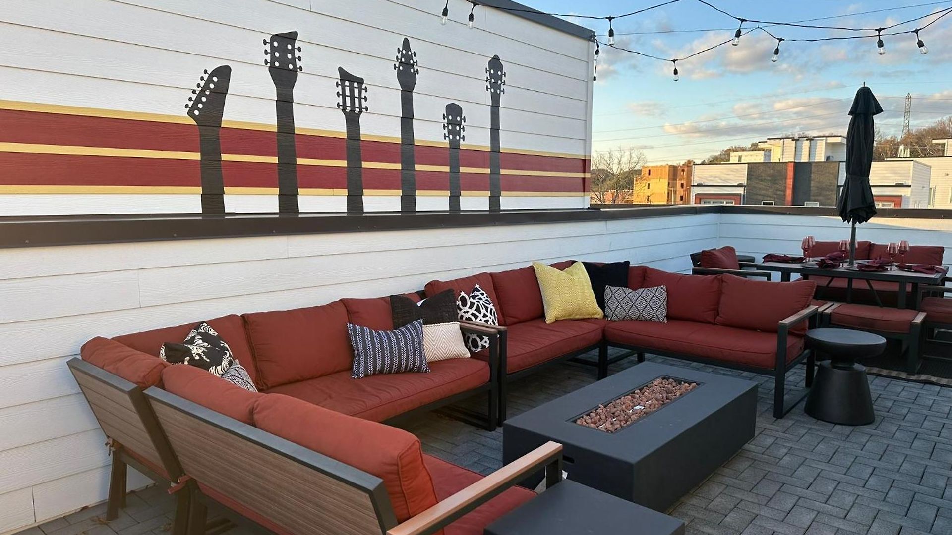 Cool Townhouse Close To Downtown Holiday home *