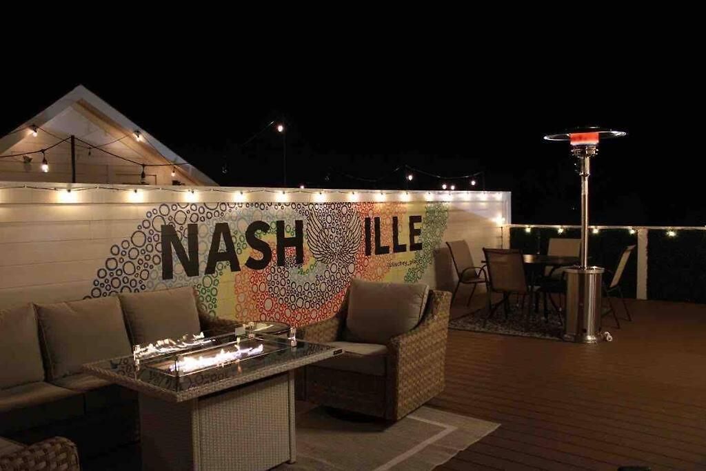 Spacious W Rooftop Deck And Mural! 10 Min 2 Dt Holiday home *