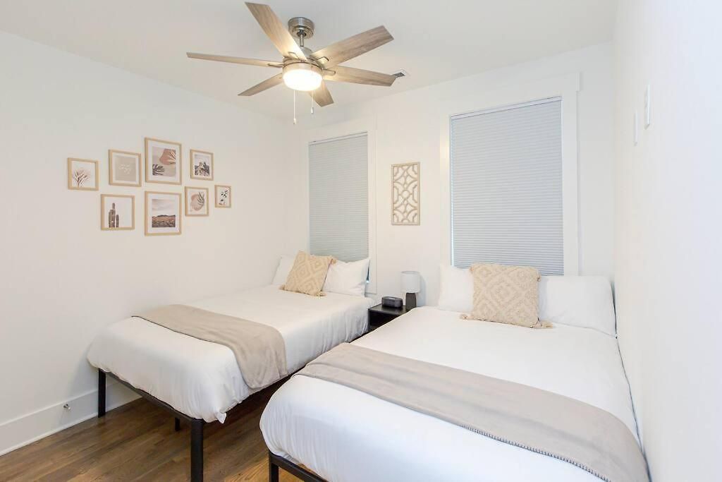 Spacious W Rooftop Deck And Mural! 10 Min 2 Dt Holiday home