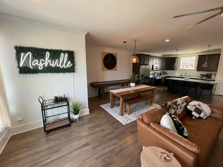 Spacious W Rooftop Deck And Mural! 10 Min 2 Dt Nashville
