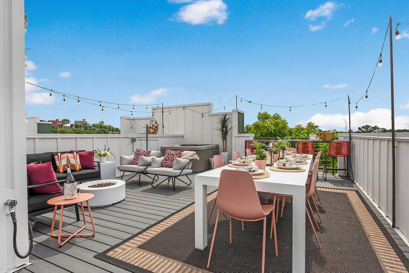 Bourbon & Bubbles - Rooftop Hot Tub & Speakeasy * Nashville