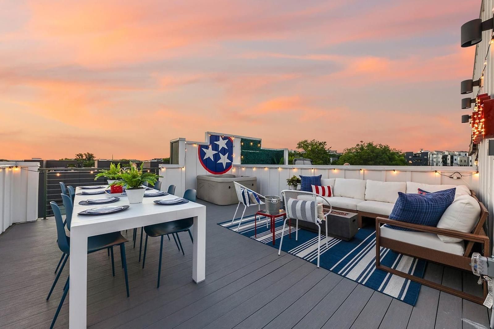 Holiday home The Bluebell - Rooftop Lounge With Hot Tub Nashville