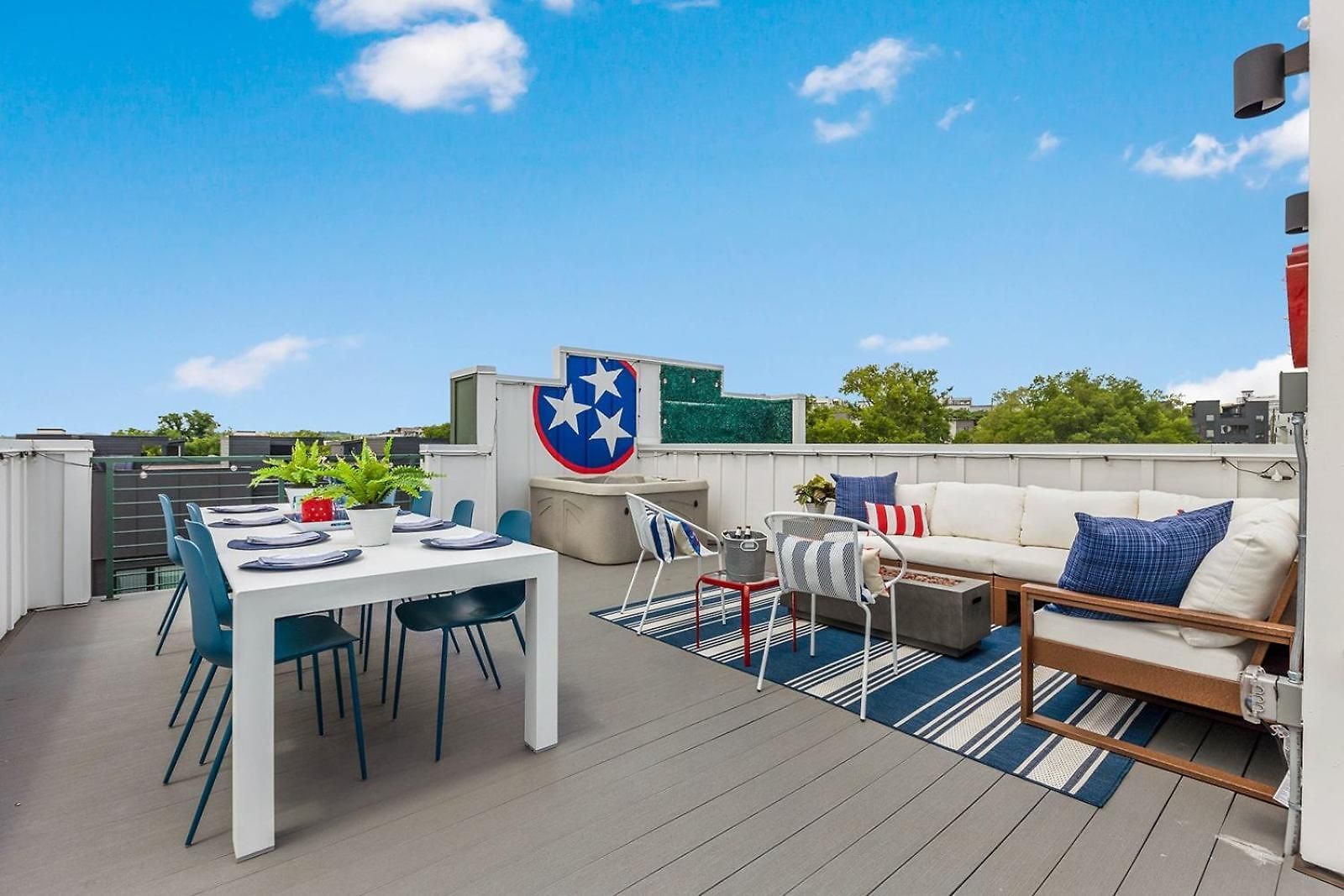 The Bluebell - Rooftop Lounge With Hot Tub Holiday home *