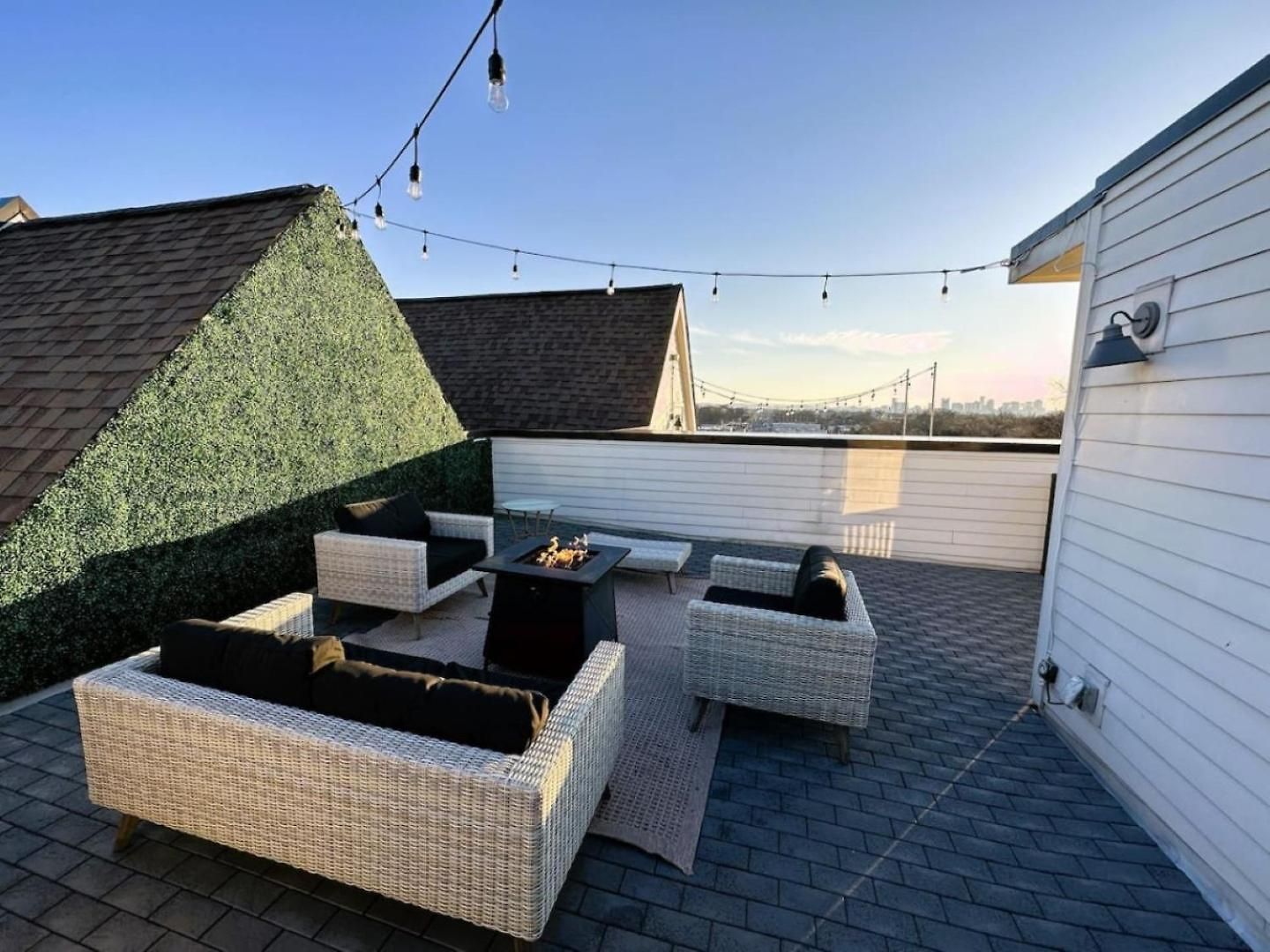 East Nash Rooftop 3 En-Suites City Views Holiday home Nashville