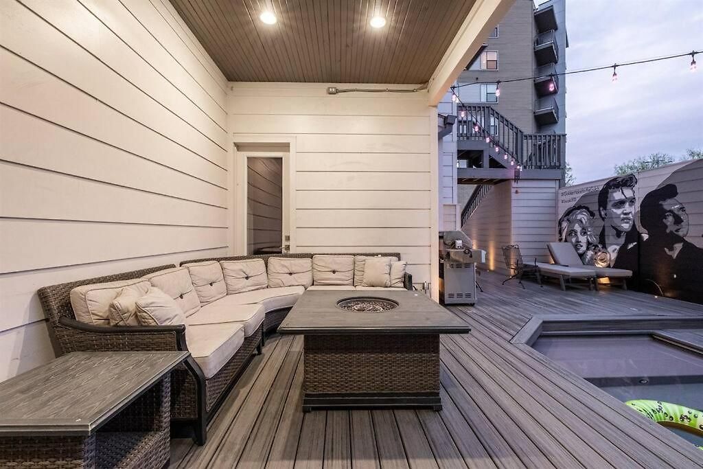 Luxury House - Heated Pool - In The Gulch - Walk Anywhere Nashville
