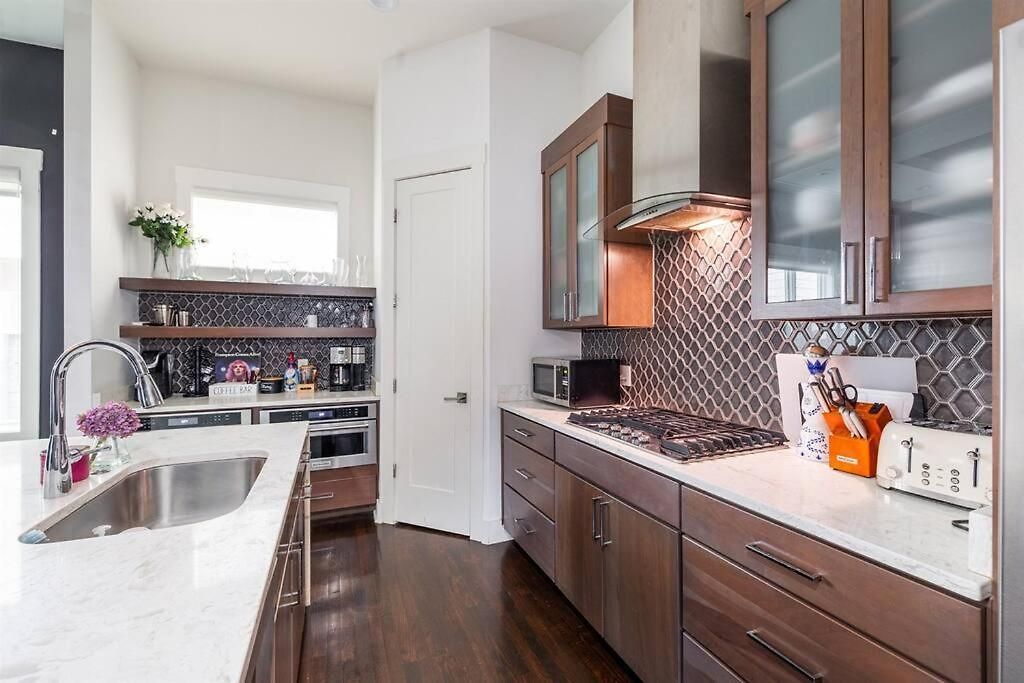 Luxury House - Heated Pool - In The Gulch - Walk Anywhere Holiday home