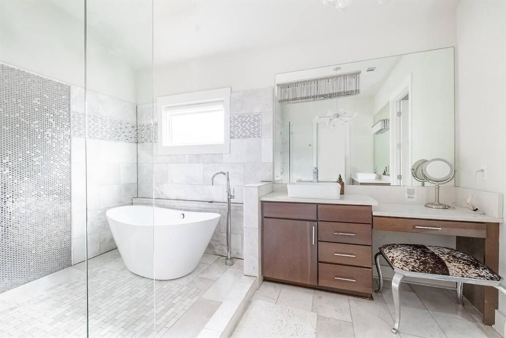 Luxury House - Heated Pool - In The Gulch - Walk Anywhere Nashville