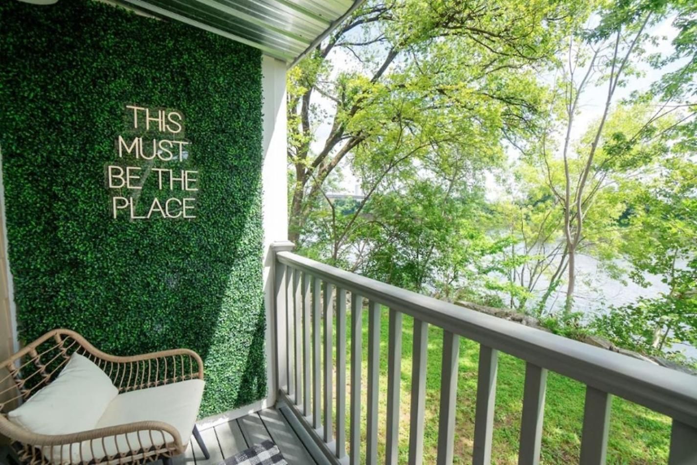 Stunning Riverfront Getaway In Downtown Holiday home *