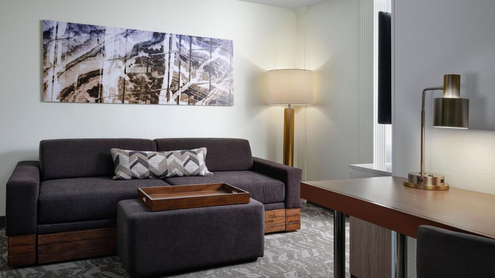 Springhill Metrocenter Hotel 3*