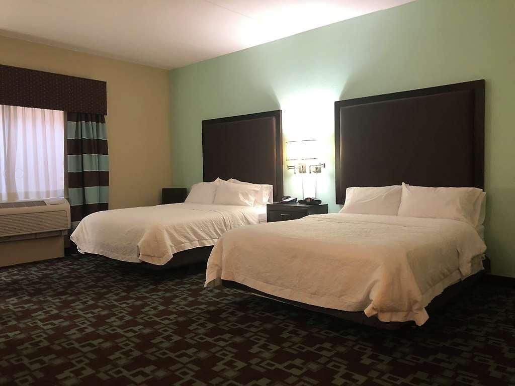 Hampton & At Opryland Hotel 3*