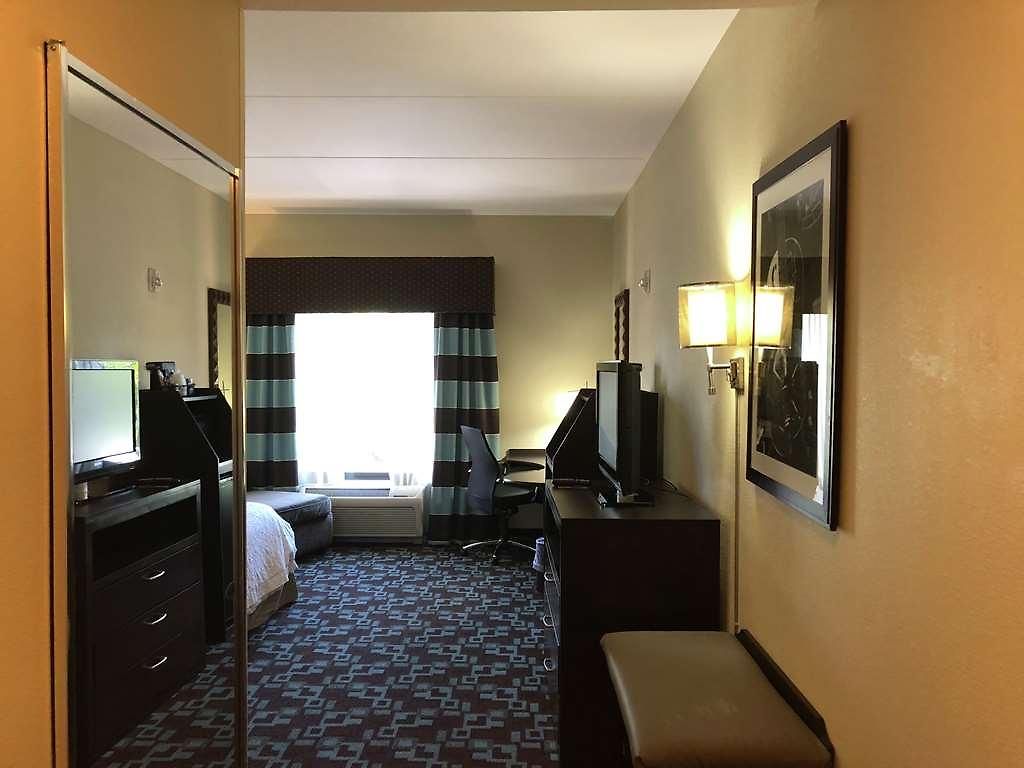 Hotel Hampton & At Opryland Nashville
