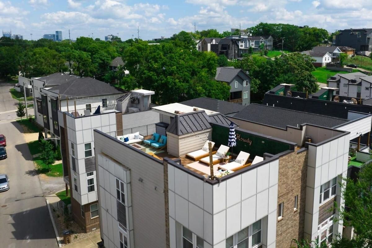 The Harper House - Beautifully Designed, Rooftop Holiday home Nashville