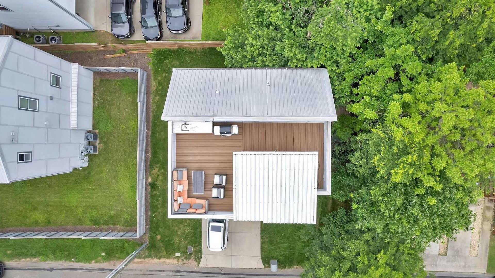 Lux East Nash-hot Tub & Rooftop Patio Holiday home *