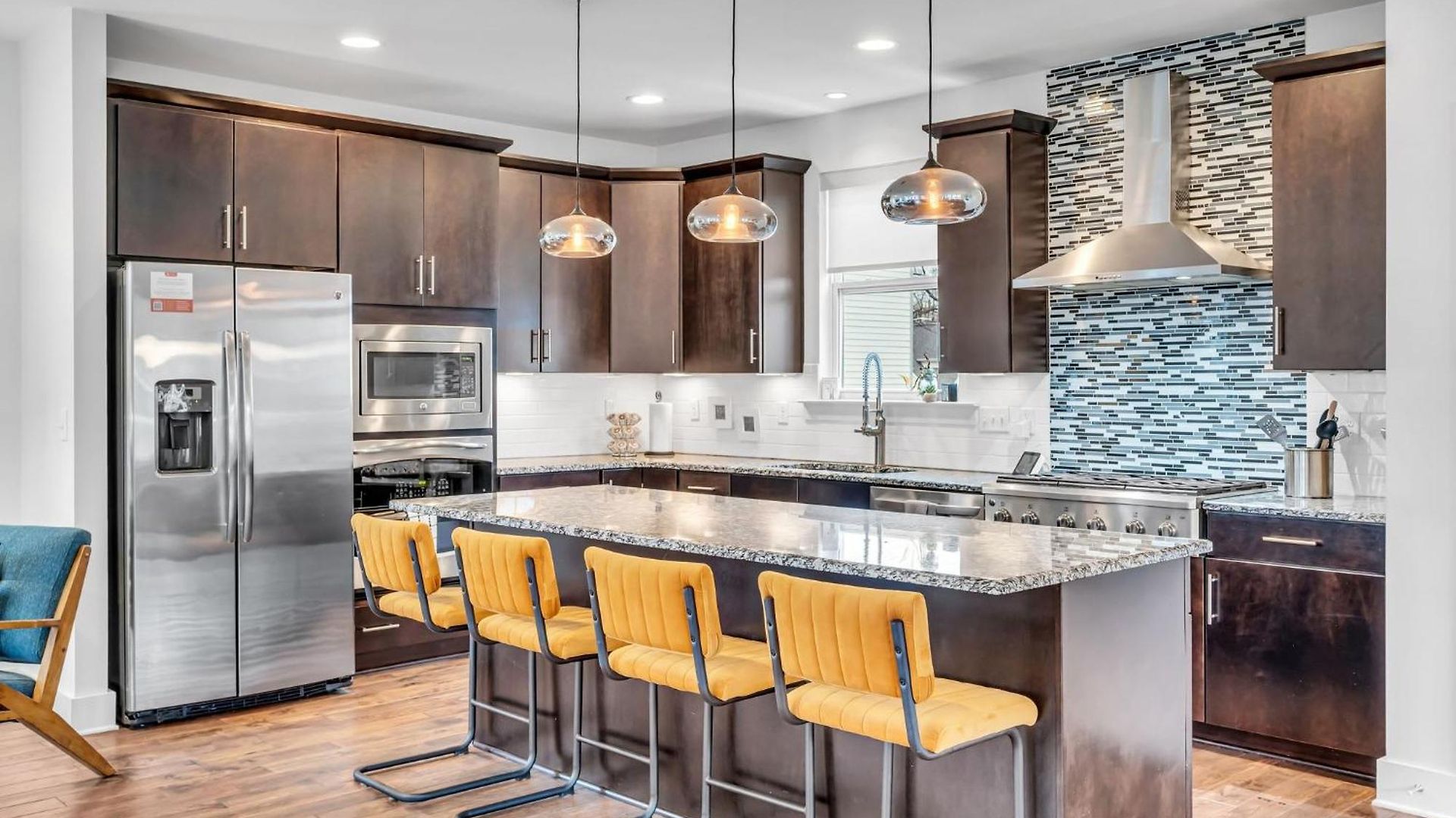 Holiday home Lux East Nash-hot Tub & Rooftop Patio