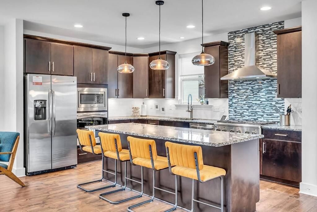 Holiday home Lux East Nash-hot Tub & Rooftop Patio *