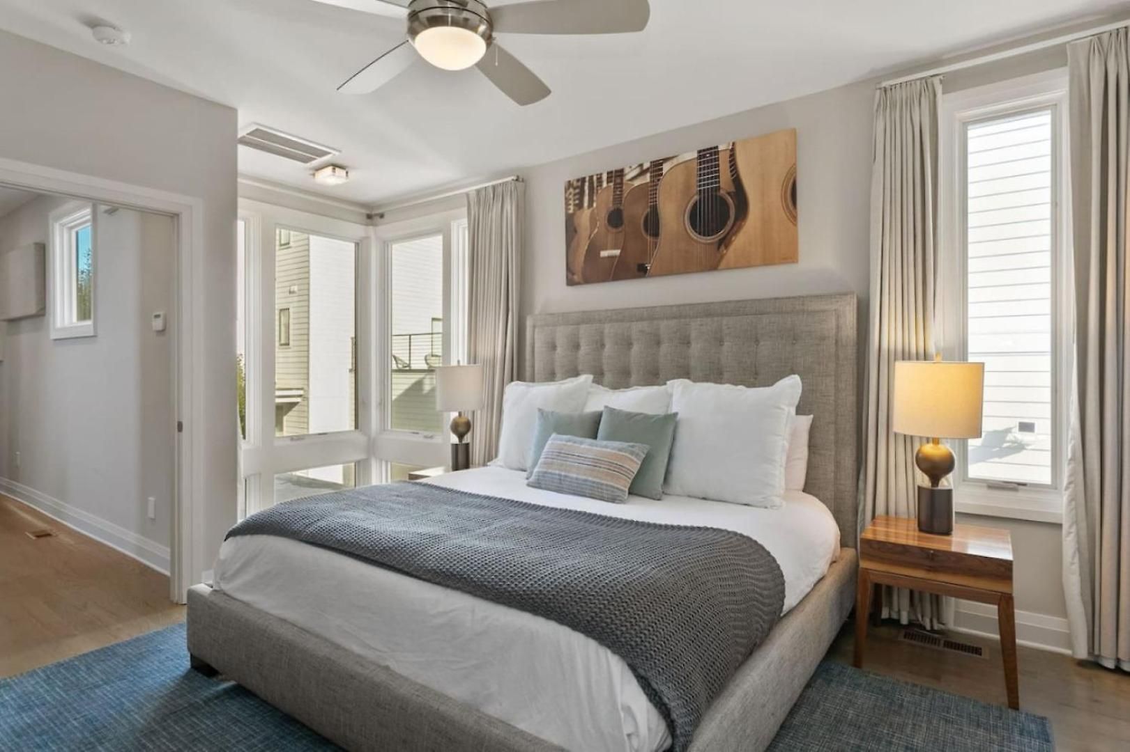 Downtown W Rooftop Deck 4 Bedrooms 3 Baths Holiday home Nashville