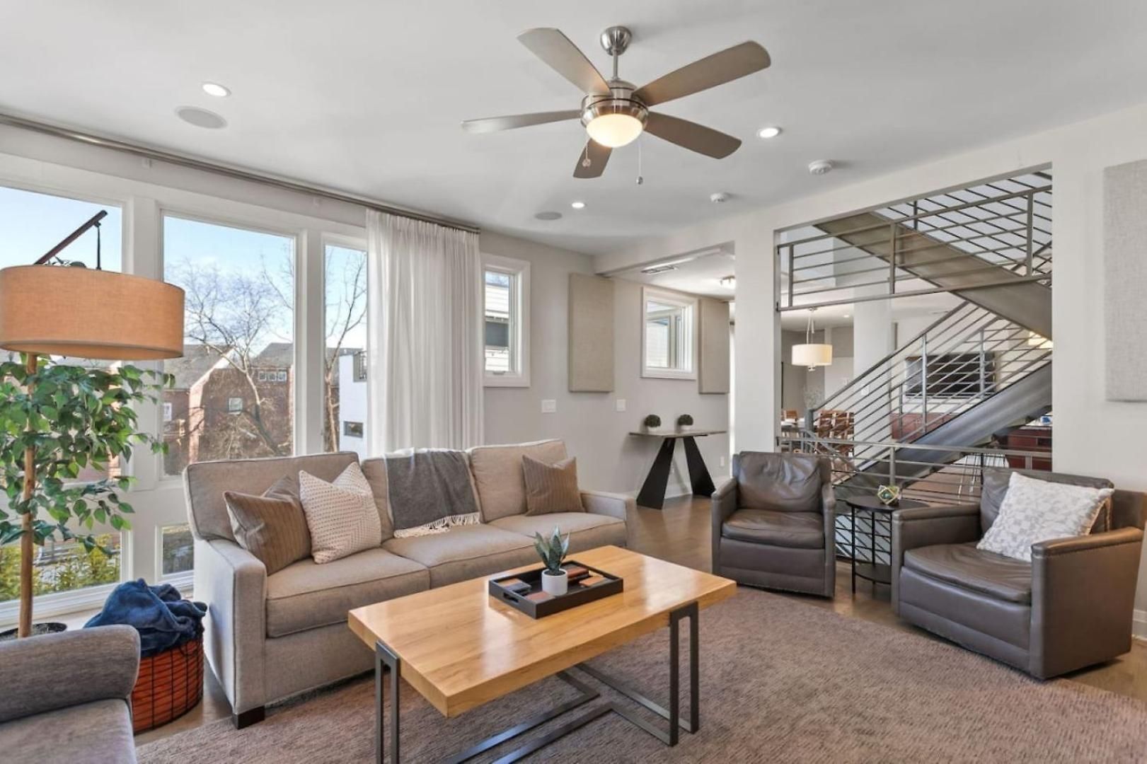 Downtown W Rooftop Deck 4 Bedrooms 3 Baths
