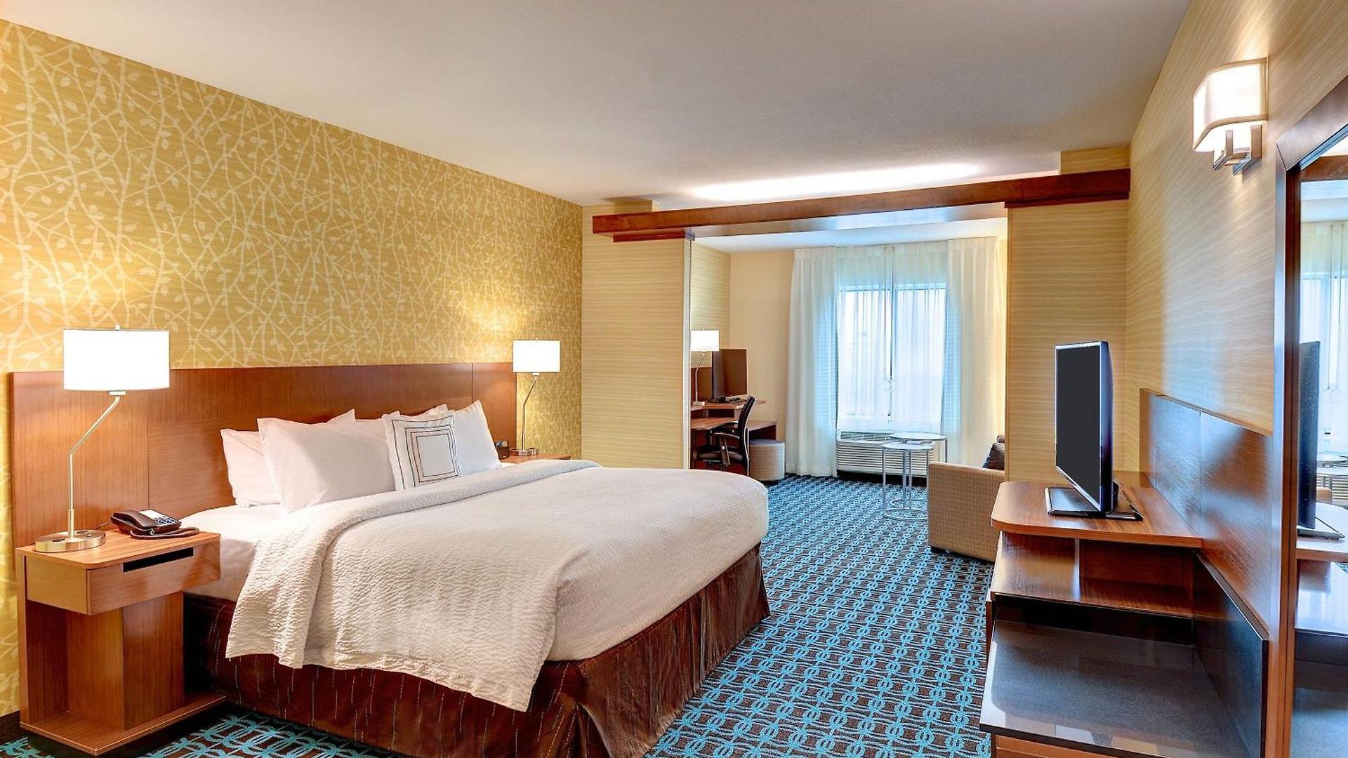 Fairfield & By Marriott Downtown-metrocenter