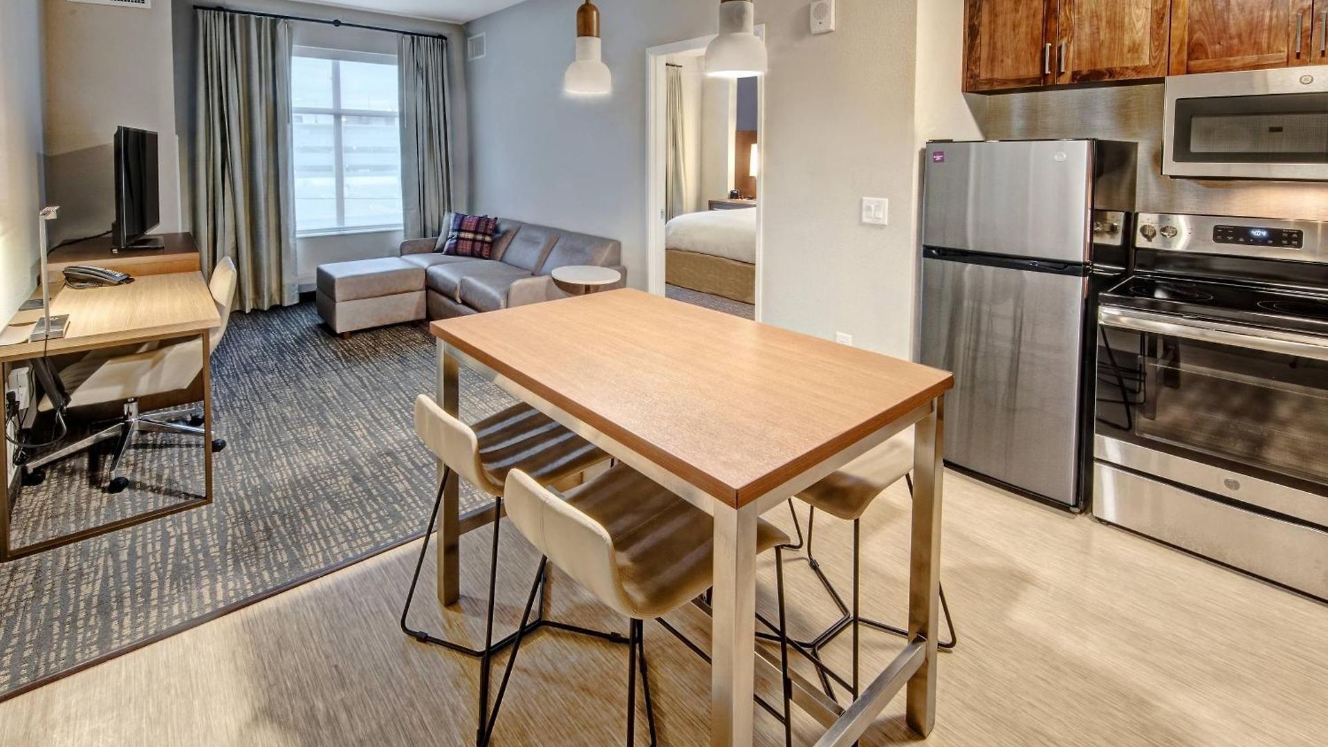 Hotel By Marriott Hills 3*