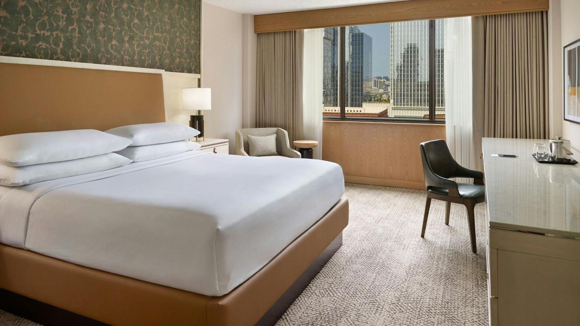 Hotel Sheraton Grand Downtown 4*