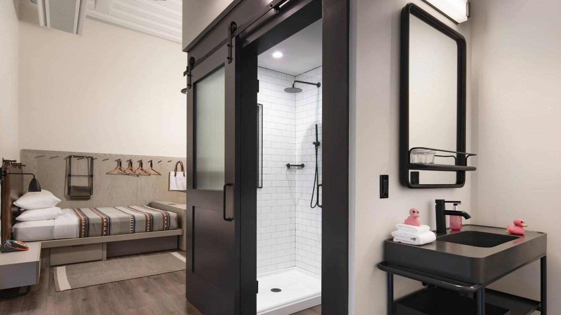 Hotel Moxy Vanderbilt Area