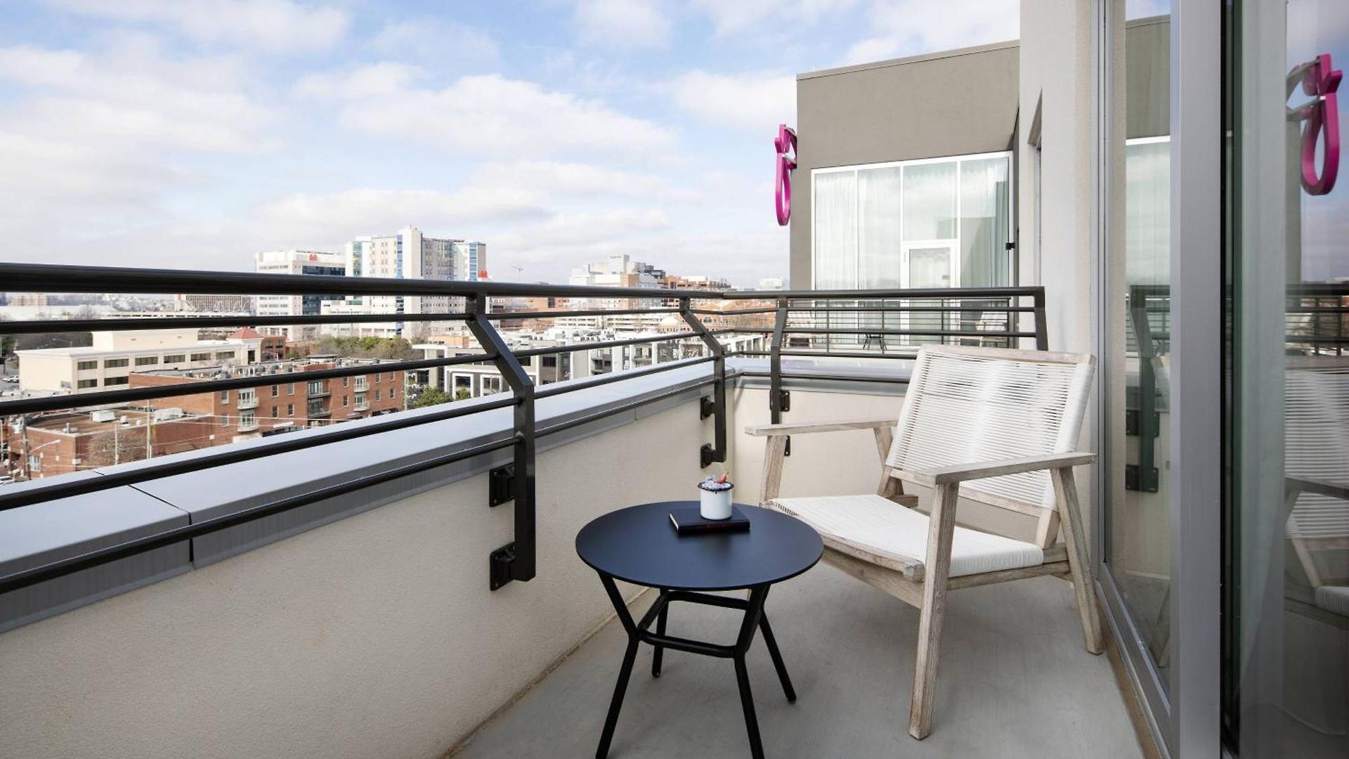Moxy Vanderbilt Area 3*