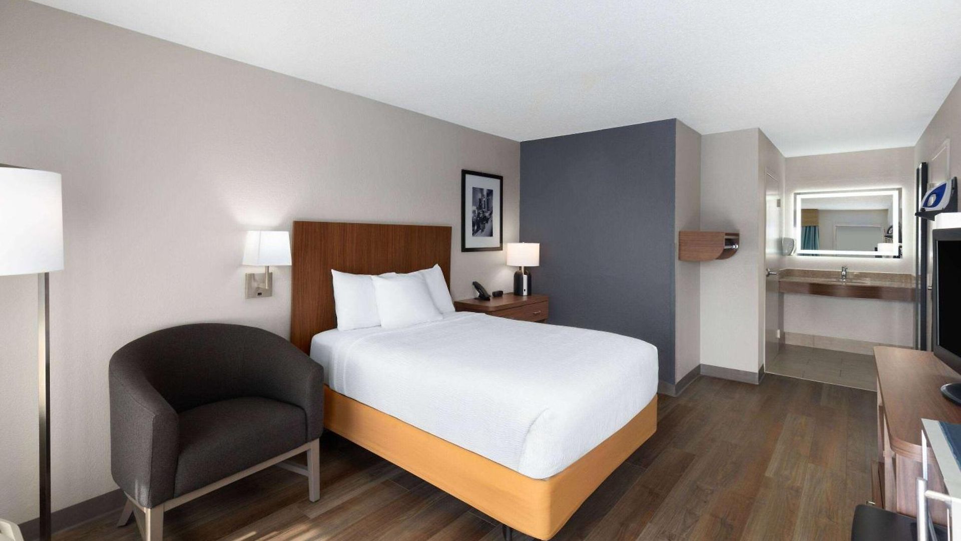 Baymont By Wyndham Airport