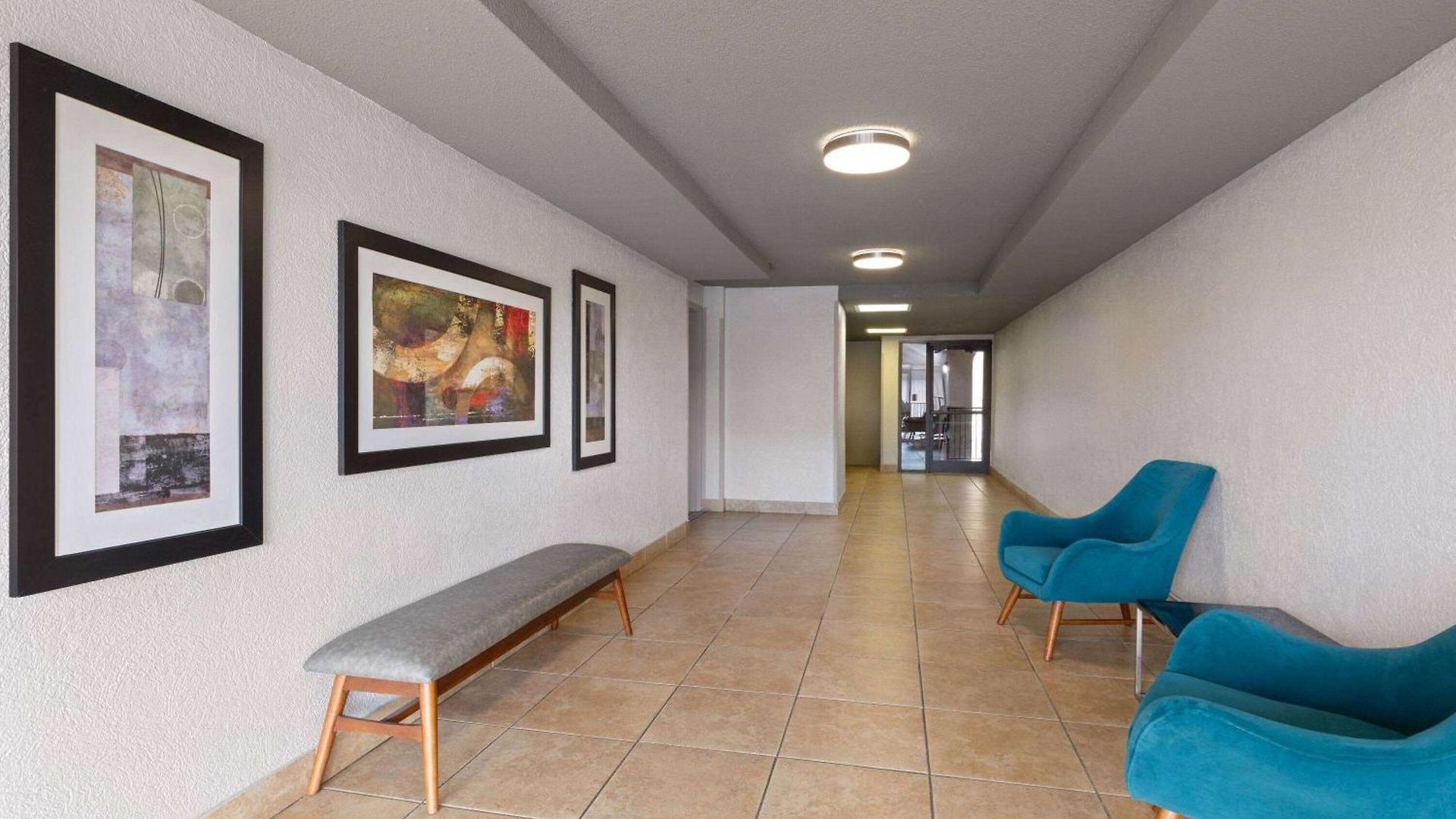 Hotel Baymont By Wyndham Airport 2*
