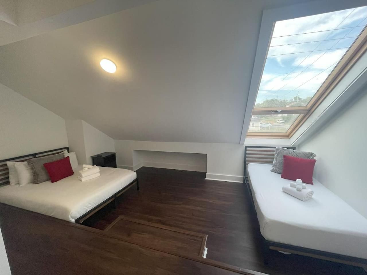 Holiday home Minutes To Broadway Unwind In Style