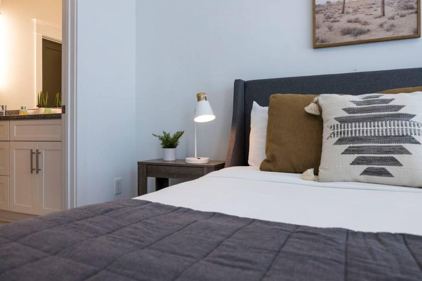 Minutes To Broadway Unwind In Style Holiday home *