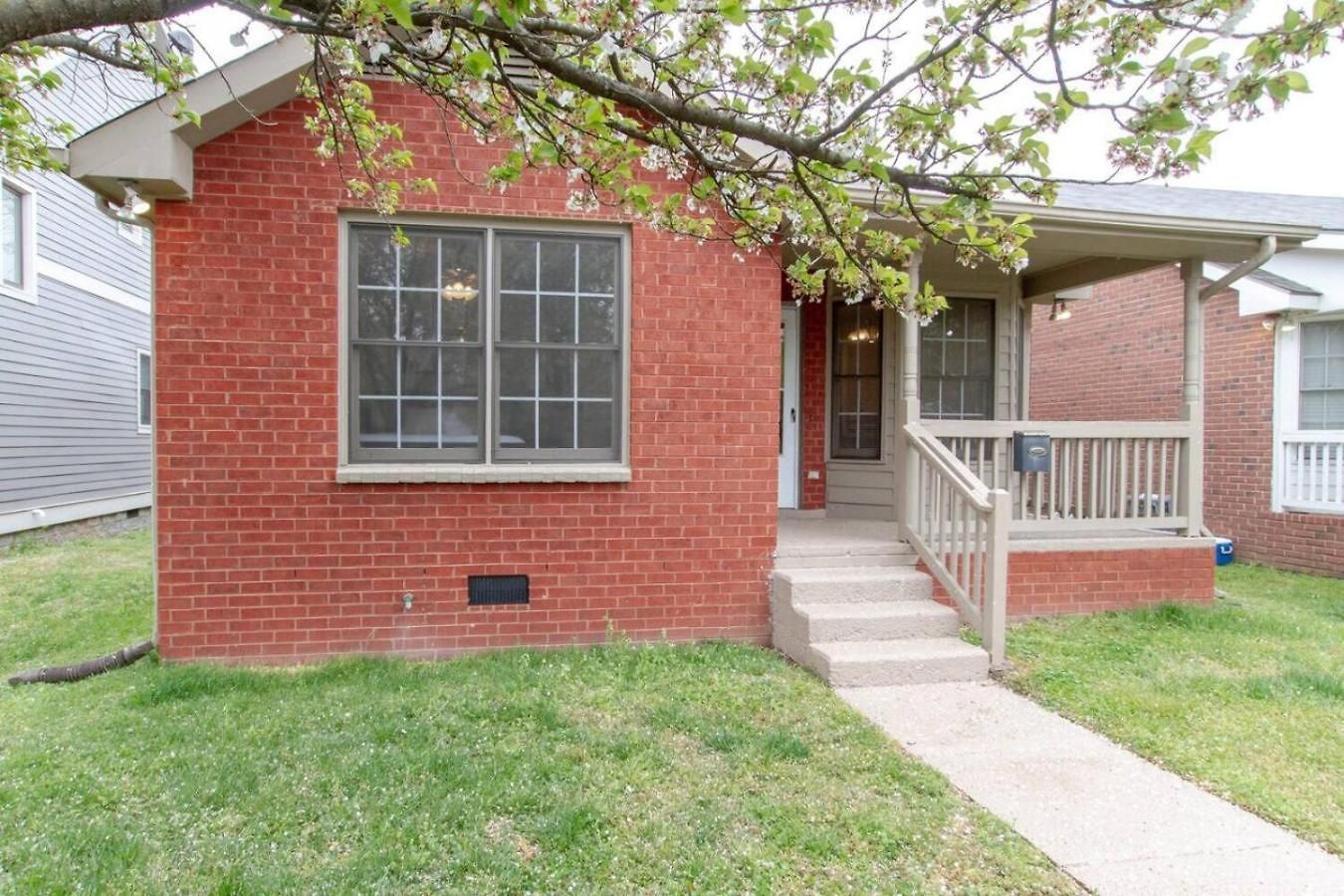 Holiday home Bright And Fresh Large Backyard Minutes To Broadway